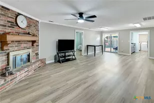 17 Northshire St, Victoria, TX 77904 - Photo 3