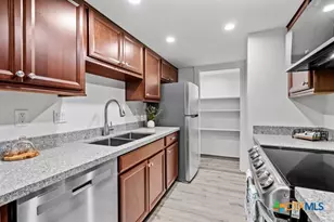 8406 Lyndon Ln, Austin, TX 78729 - Photo 11