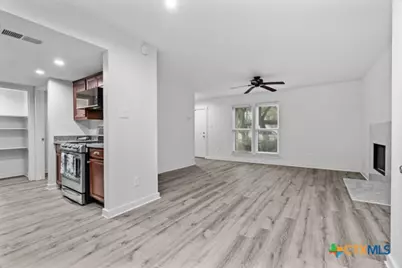 8406 Lyndon Lane, Austin, TX 78729 - Photo 7