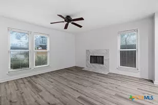 8406 Lyndon Ln, Austin, TX 78729 - Photo 5