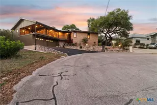 714 Starcrest, New Braunfels, TX 78130 - Photo 3