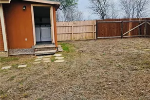 104 Plains Dr, Martindale, TX 78655 - Photo 9