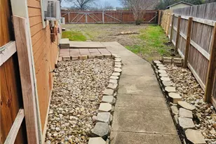 104 Plains Dr, Martindale, TX 78655 - Photo 7