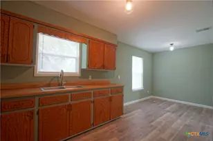 1106 Harvey Ln, Victoria, TX 77901 - Photo 7