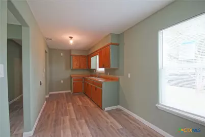 1106 Harvey Lane, Victoria, TX 77901 - Photo 5