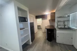 303 W Dallas, Seadrift, TX 77983 - Photo 5