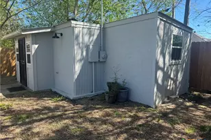 303 W Dallas, Seadrift, TX 77983 - Photo 3