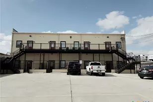 165 S Guadalupe St, San Marcos, TX 78666 - Photo 1