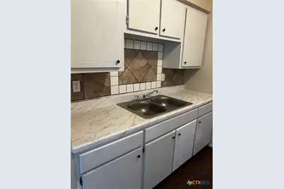 710 E Baxter Street #A, Seguin, TX 78155 - Photo 5