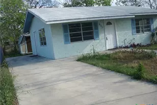 602 Silva St, Seguin, TX 78155 - Photo 3