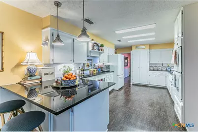 208 Highland Oaks Drive, Harker Heights, TX 76548 - Photo 7