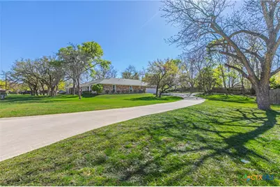 208 Highland Oaks Drive, Harker Heights, TX 76548 - Photo 35