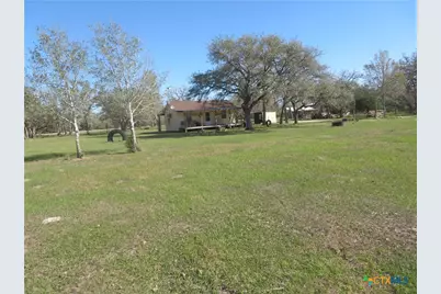 1923 Co Rd 286, Edna, TX 77957 - Photo 31