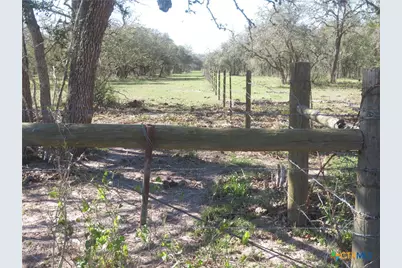 1923 Co Rd 286, Edna, TX 77957 - Photo 19