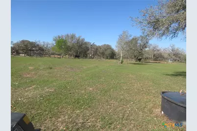 1923 Co Rd 286, Edna, TX 77957 - Photo 13