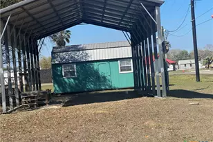 202 W Cleveland Ave, Seadrift, TX 77983 - Photo 1