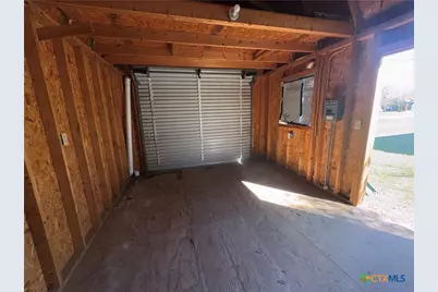 202 W Cleveland Avenue, Seadrift, TX 77983 - Photo 9