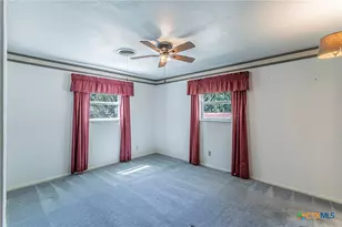 1808 N Beal St, Belton, TX 76513 - Photo 13