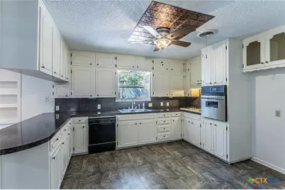 1808 N Beal Street, Belton, TX 76513 - Photo 7