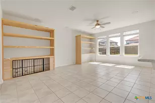 401 Briarfield Dr, Seguin, TX 78155 - Photo 17