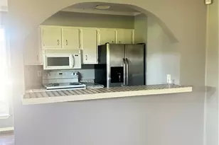 1051 Country Club Dr, Seguin, TX 78155 - Photo 7