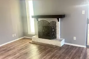 1051 Country Club Dr, Seguin, TX 78155 - Photo 3