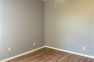 1051 Country Club Dr, Seguin, TX 78155 - Photo 13