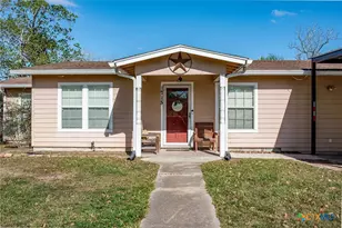1715 Algee St, Port Lavaca, TX 77979 - Photo 1