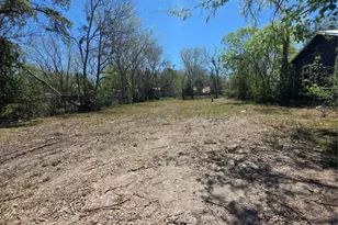 941 Matamoros St, Seguin, TX 78155 - Photo 3