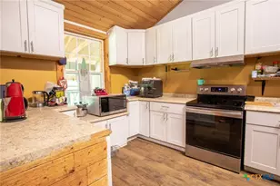 2203 E Trinity St, Victoria, TX 77901 - Photo 11