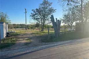 37 Hannessee Rd, Cuero, TX 77954 - Photo 3