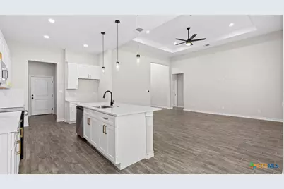 8511 Ventura Boulevard, Selma, TX 78154 - Photo 7