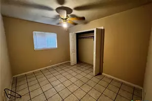 1004 Hillyer St, San Marcos, TX 78666 - Photo 7