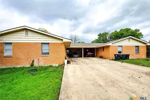 1004 Hillyer St, San Marcos, TX 78666 - Photo 1
