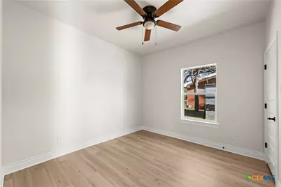 214 Spindletop Street, Gatesville, TX 76528 - Photo 17