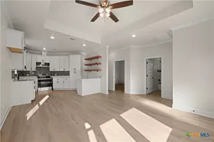 214 Spindletop St, Gatesville, TX 76528 - Photo 7