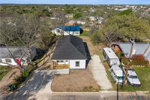 214 Spindletop St, Gatesville, TX 76528 - Photo 3