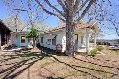 1631 E Fannin Street, Luling, TX 78648 - Photo 29