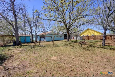 1631 E Fannin Street, Luling, TX 78648 - Photo 25