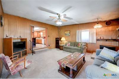 1631 E Fannin Street, Luling, TX 78648 - Photo 11