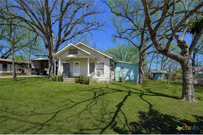 1631 E Fannin Street, Luling, TX 78648 - Photo 1