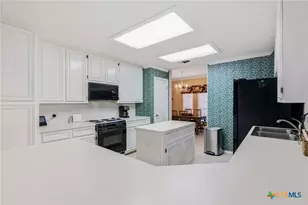 306 Cherrystone Cir, Victoria, TX 77904 - Photo 11