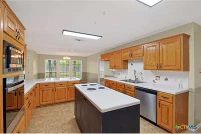 603 Oakway Street, Victoria, TX 77905 - Photo 13