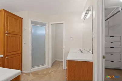 603 Oakway Street, Victoria, TX 77905 - Photo 17