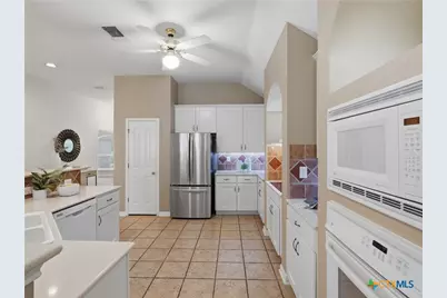 29 Horseshoe Trail, New Braunfels, TX 78132 - Photo 5