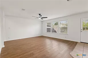 234 Val Verde, New Braunfels, TX 78130 - Photo 9