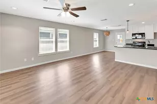 112 Missy Ln, Victoria, TX 77901 - Photo 5