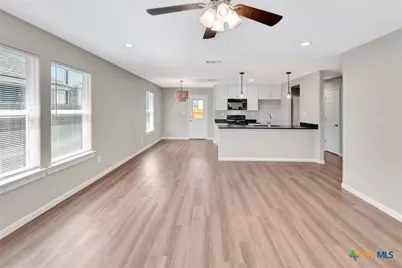 112 Missy Lane, Victoria, TX 77901 - Photo 3