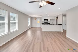 112 Missy Ln, Victoria, TX 77901 - Photo 3