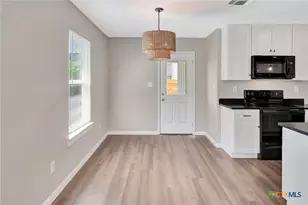 112 Missy Ln, Victoria, TX 77901 - Photo 7